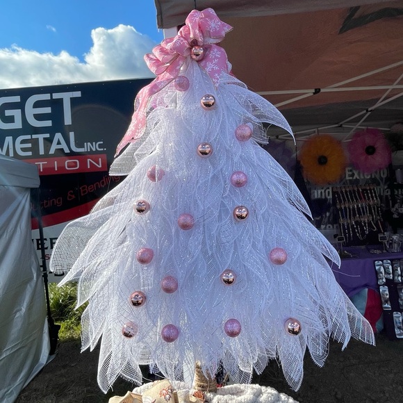 White tree door wreath - Picture 1 of 1